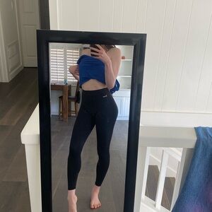 Black High-Waisted Scrunched Leggings